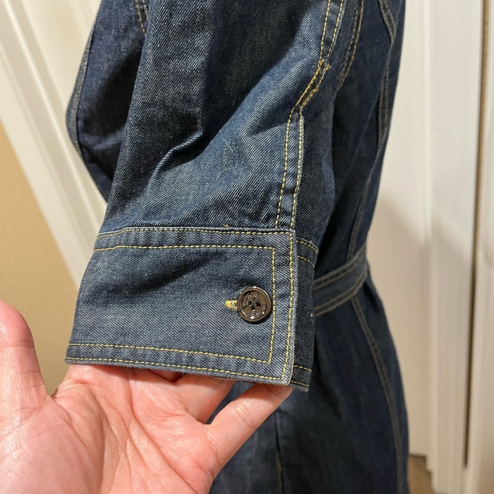 BURBERRY DENIM BUTTON UP DRESS - Picture 5 of 9